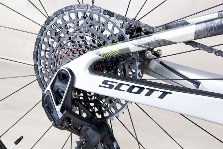 Used Scott Spark RC World Cup 2025 Mountainbike, Light Gray — image 8 of 16