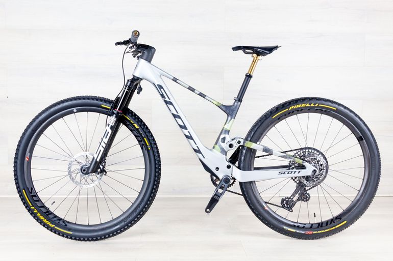 Used Scott Spark RC World Cup 2025 Mountainbike, Light Gray — image 2 of 16