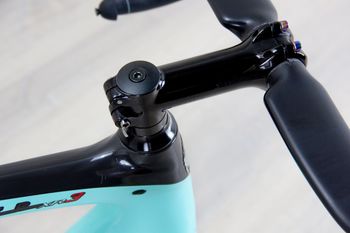 Used Bianchi Oltre XR2 Frameset 2021 Road & Gravel, Blue — image 8 of 14