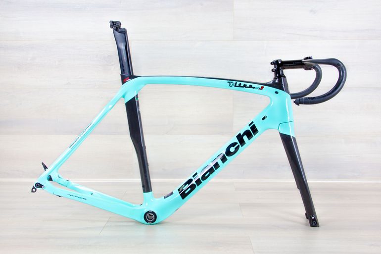 Used Bianchi Oltre XR2 Frameset 2021 Road & Gravel, Blue — image 1 of 14