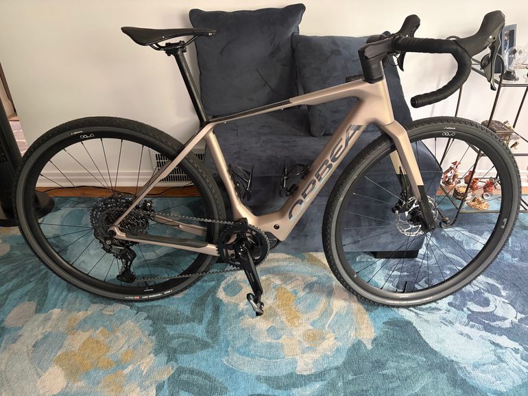 Used Orbea Denna M40 2025 Road & Gravel, Light Gray — image 1 of 6