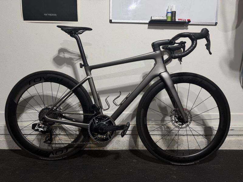 Used Enve Melee 2024 2024 Road & Gravel, Light Gray — image 1 of 7