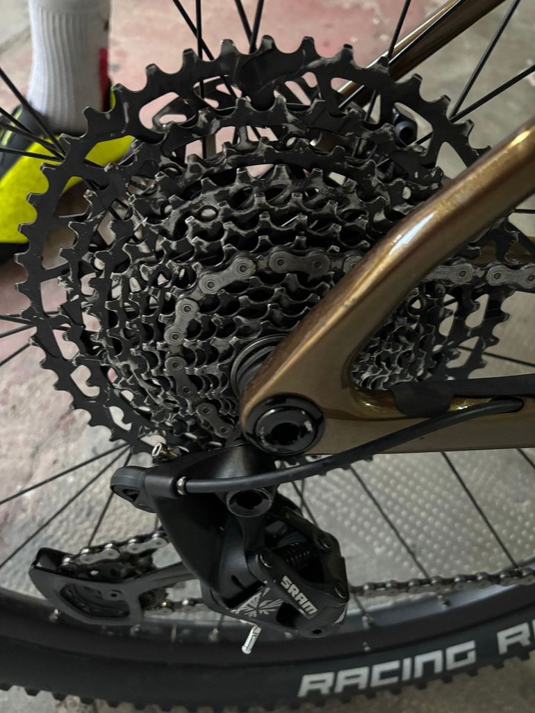 Używany Lapierre Prorace CF 6.9 2023 2023 Mountainbike — zdjęcie 5 z 8