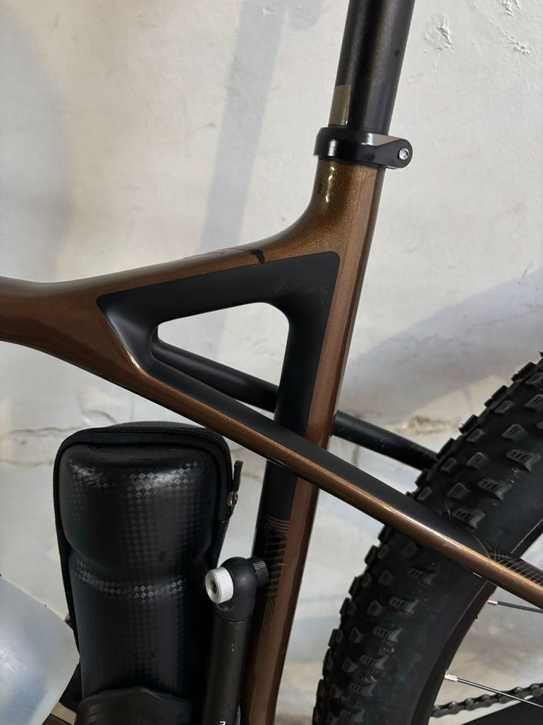 Używany Lapierre Prorace CF 6.9 2023 2023 Mountainbike — zdjęcie 6 z 8