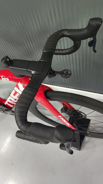 Trek Madone SLR 9 Disc eTap 2019 2019 Road & Gravel d'occasion — image 5 sur 7