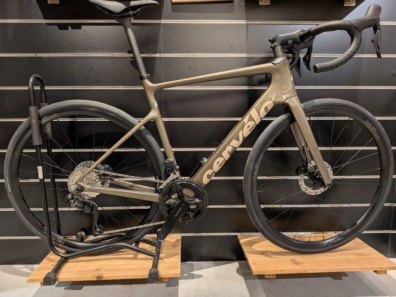 Used Cervélo Caledonia 105 Di2 2026 2026 Road & Gravel, Light Gray — image 1 of 3