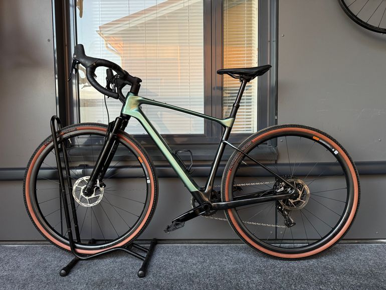 Tweedehands Giant Revolt X Advanced Pro 2 2023 2023 Road & Gravel — afbeelding 1 van 8