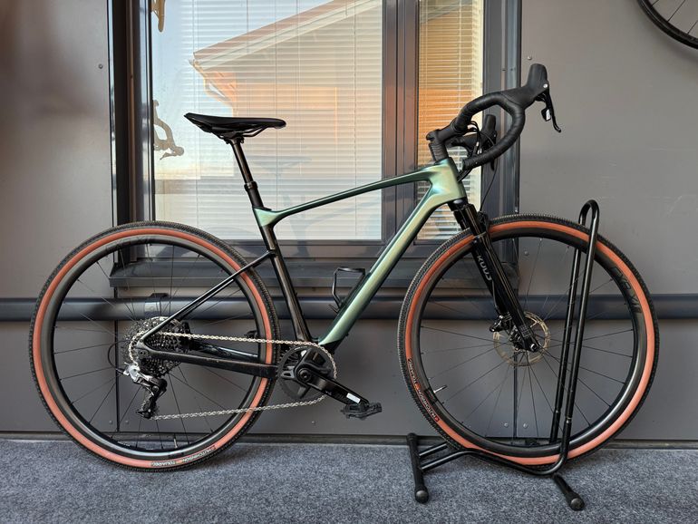 Tweedehands Giant Revolt X Advanced Pro 2 2023 2023 Road & Gravel — afbeelding 2 van 8