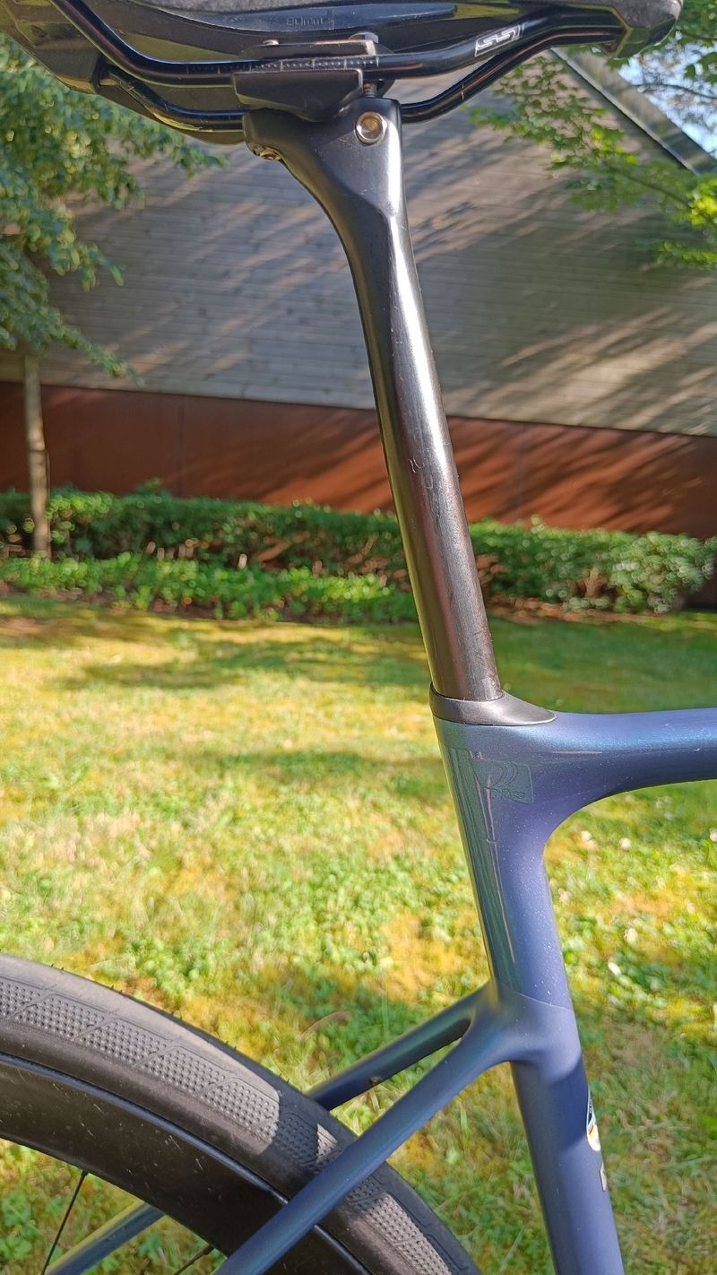 Used Giant Defy Advanced Pro 0 2022 2022 Road & Gravel, Blue — image 6 of 11