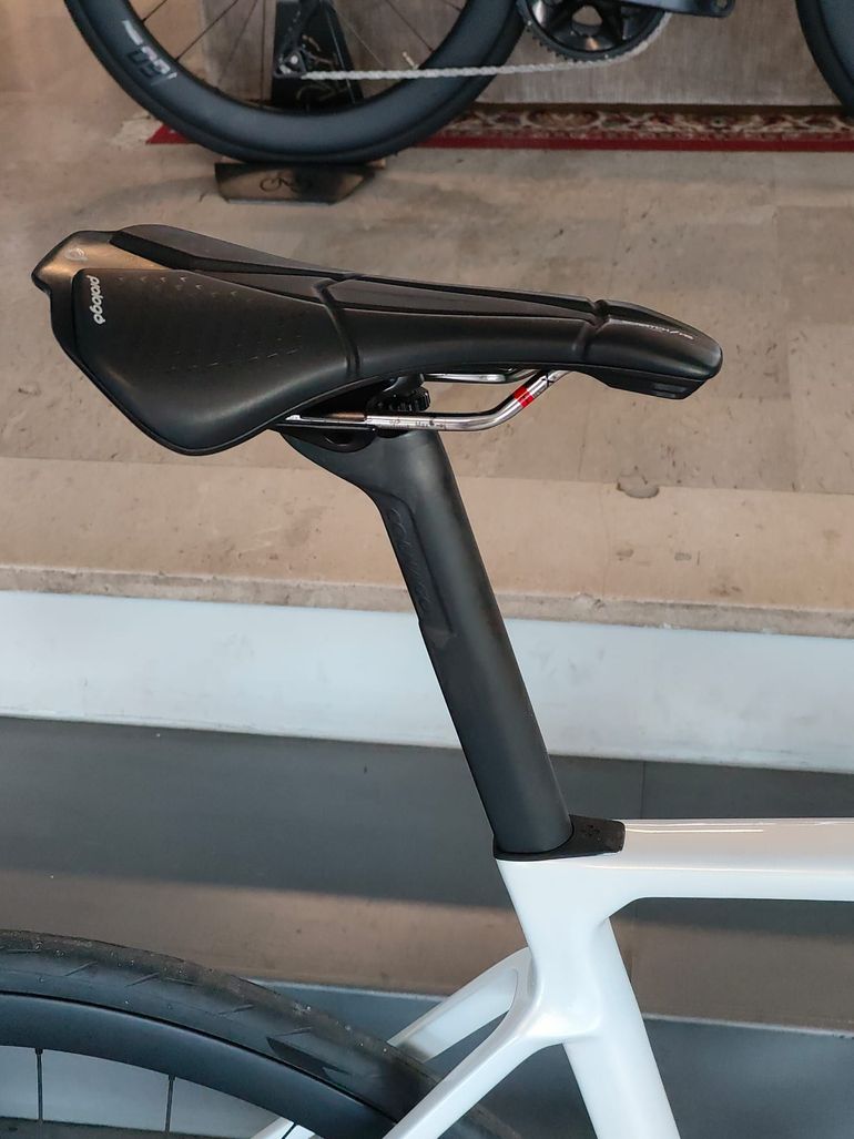 Used Colnago V4Rs Shimano Ultegra Di2 2025 2025 Road & Gravel, White — image 6 of 8