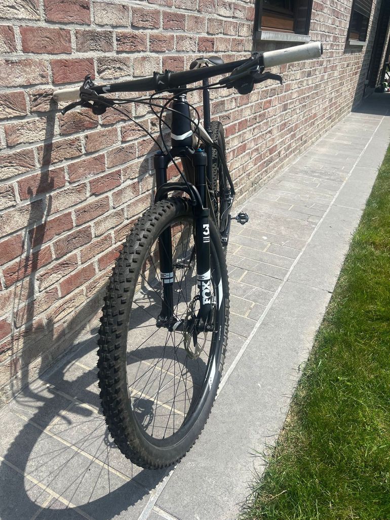 Używany CUBE ELITE C:62 Race 2018 2018 Mountainbike — zdjęcie 4 z 6