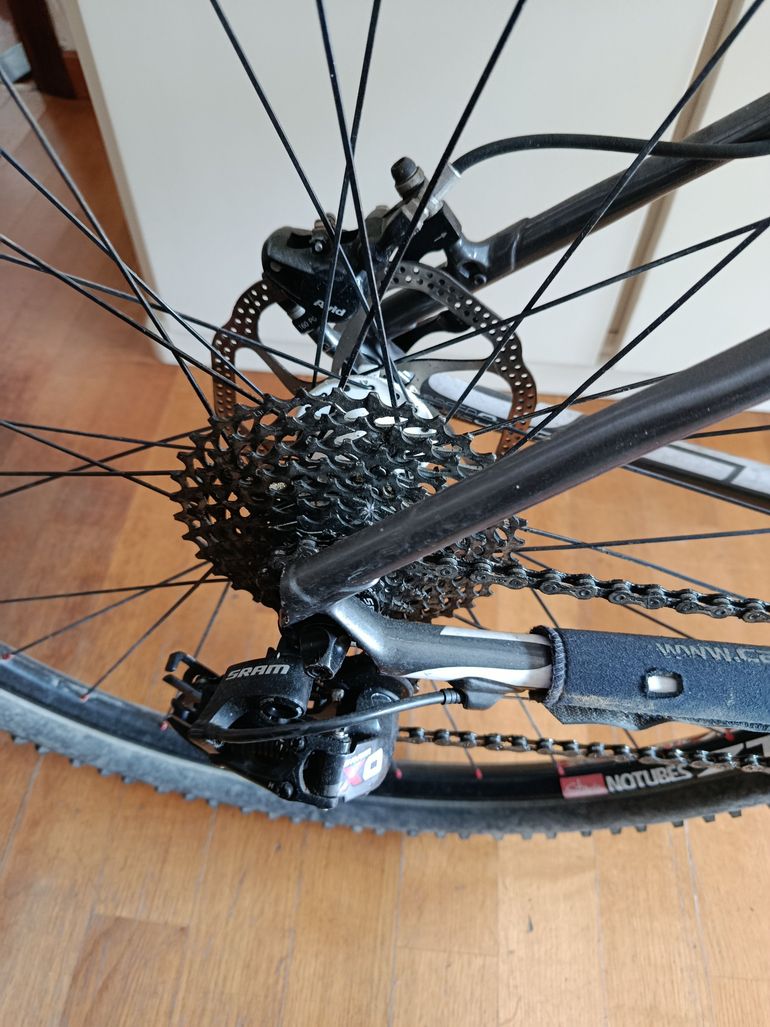 Używany Cannondale F29 Leffy Carbon 2 2015 Mountainbike — zdjęcie 4 z 10