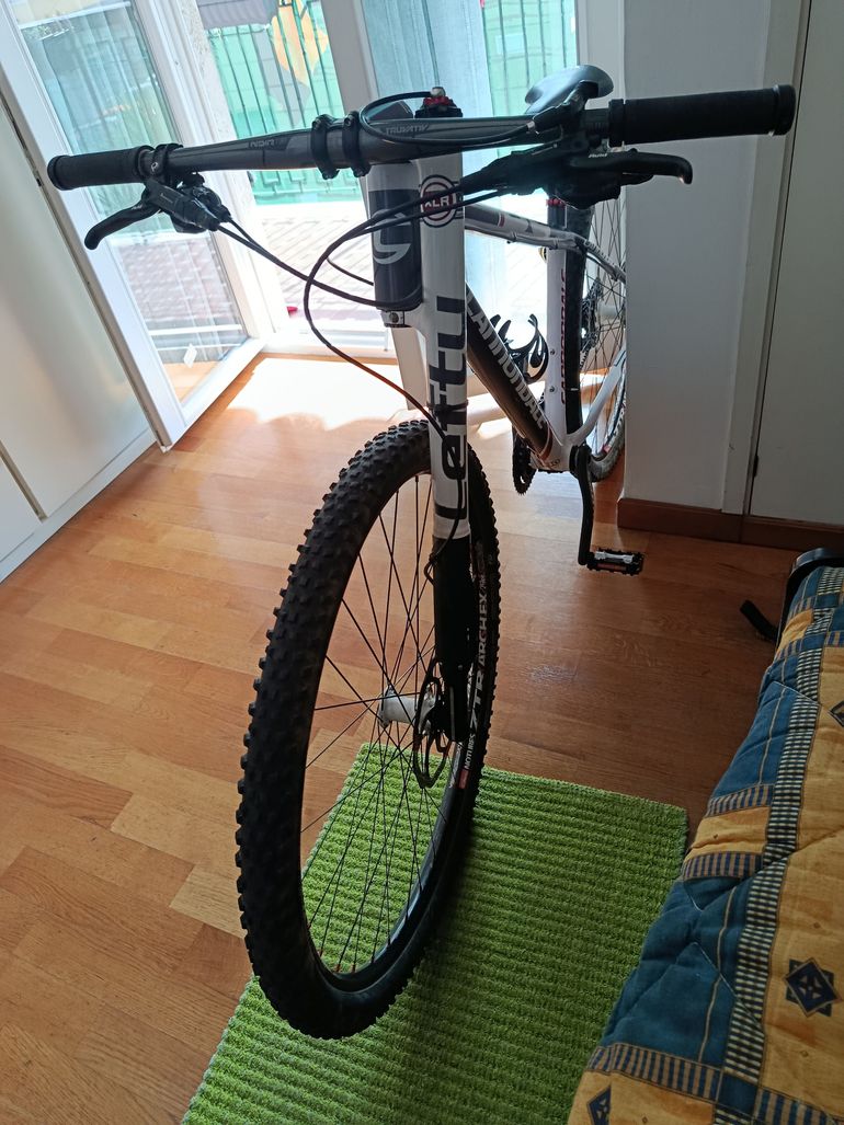 Używany Cannondale F29 Leffy Carbon 2 2015 Mountainbike — zdjęcie 10 z 10