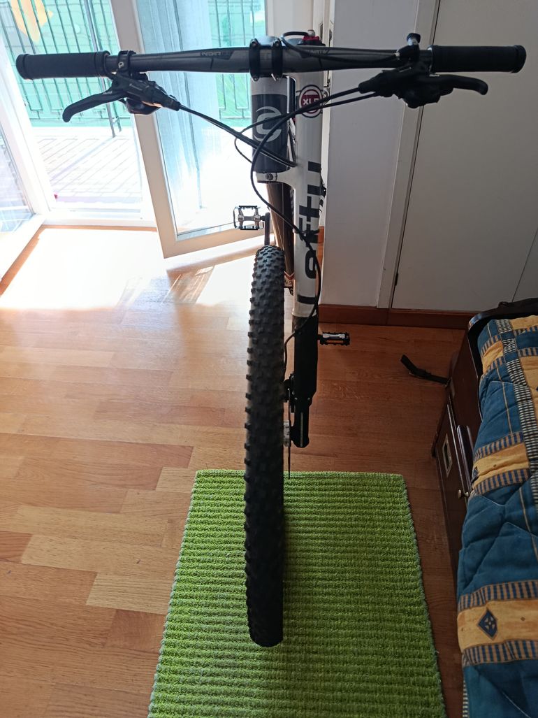 Używany Cannondale F29 Leffy Carbon 2 2015 Mountainbike — zdjęcie 9 z 10