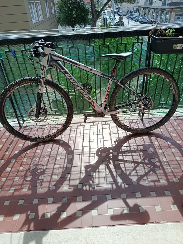 Używany Cannondale F29 Leffy Carbon 2 2015 Mountainbike — zdjęcie 1 z 10