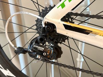 Used Trek Speed Concept 7.0 2013 2013 Road & Gravel, White — image 7 of 13