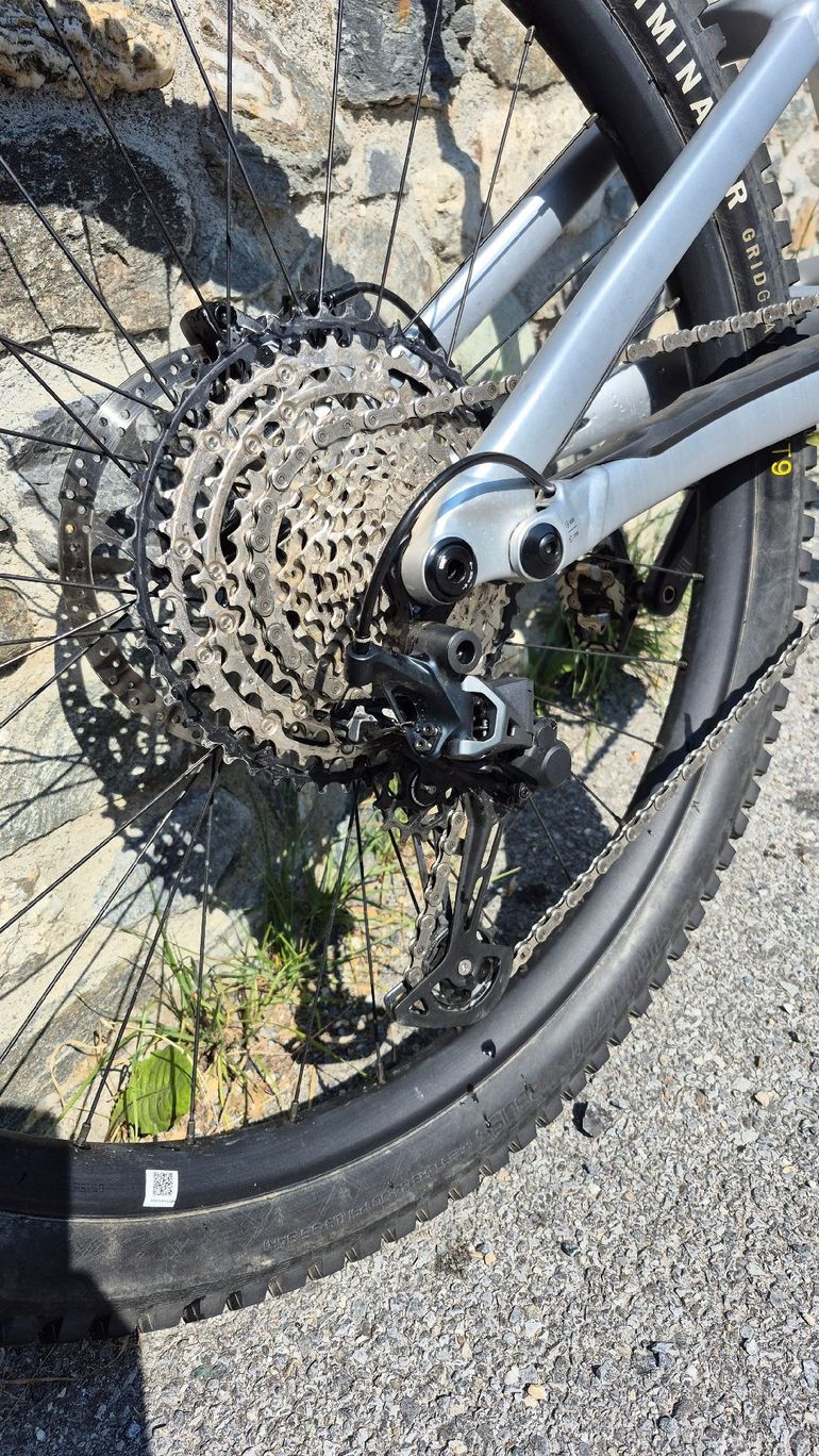 Używany Specialized Stumpjumper 15 Alloy - FOX Coil 2025 2025 Mountainbike — zdjęcie 3 z 9