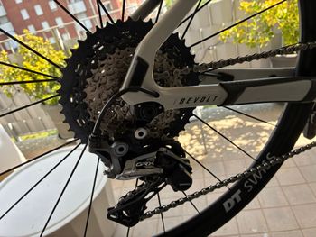 Używany Giant Revolt, Advanced 1 2021 2021 Road & Gravel — zdjęcie 6 z 15