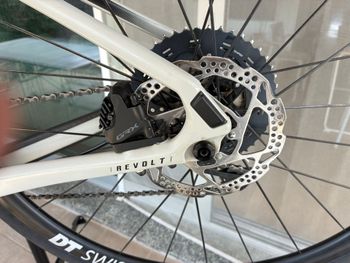 Używany Giant Revolt, Advanced 1 2021 2021 Road & Gravel — zdjęcie 12 z 15