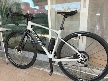 Używany Giant Revolt, Advanced 1 2021 2021 Road & Gravel — zdjęcie 4 z 15