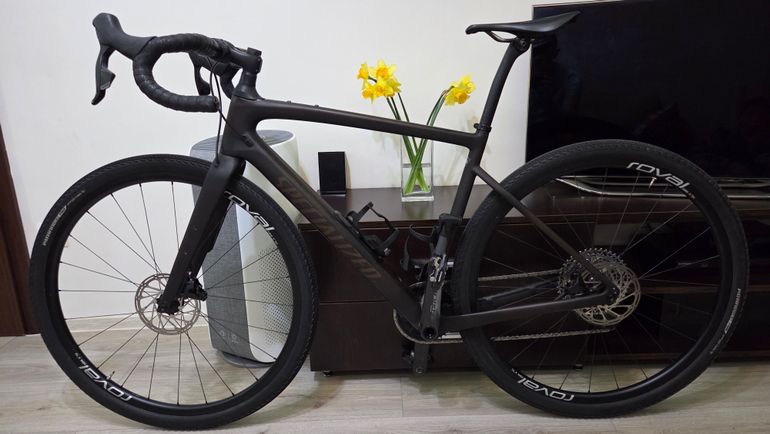 Used Specialized Diverge Expert Carbon 2022 2022 Road & Gravel, Black — image 1 of 9