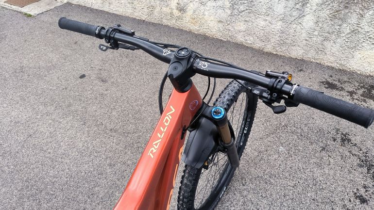 Orbea RALLON M-TEAM 2024 2024 Mountainbike de segunda mano, Rojo — imagen 7 de 15