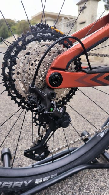 Brugt Orbea RALLON M-TEAM 2024 2024 Mountainbike — billede 4 af 15