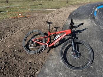 Gebrauchtes Specialized Epic 8 Comp - SRAM S-1000 AXS, RockShox Select 2025 2025 Mountainbike, Rot, 29 — Bild 5 von 11
