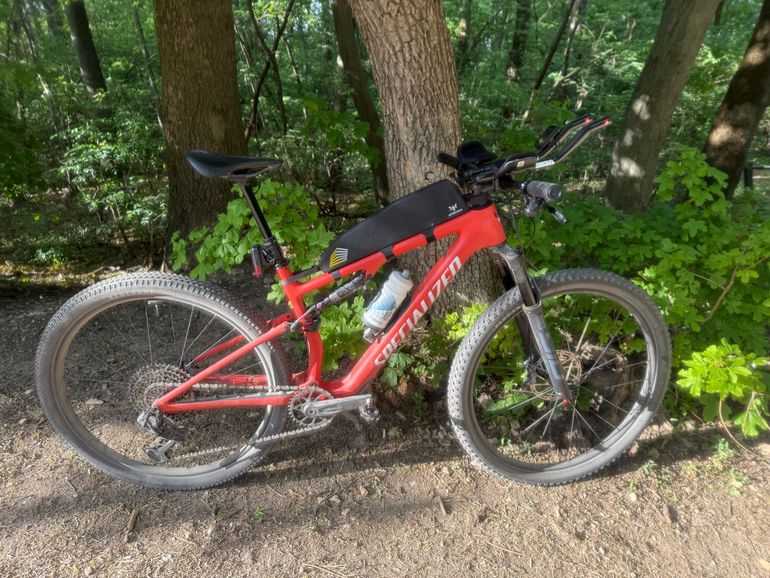Gebrauchtes Specialized Epic 8 Comp - SRAM S-1000 AXS, RockShox Select 2025 2025 Mountainbike, Rot, 29 — Bild 4 von 11