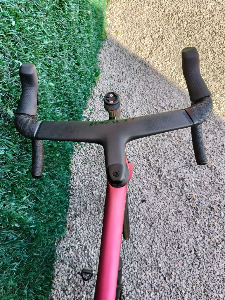 Używany Specialized Tarmac SL8 Pro - SRAM Force eTAP AXS 2025 2025 Road & Gravel — zdjęcie 11 z 18