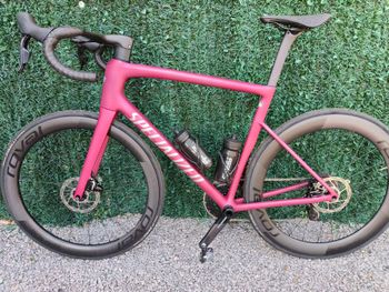 Używany Specialized Tarmac SL8 Pro - SRAM Force eTAP AXS 2025 2025 Road & Gravel — zdjęcie 12 z 18