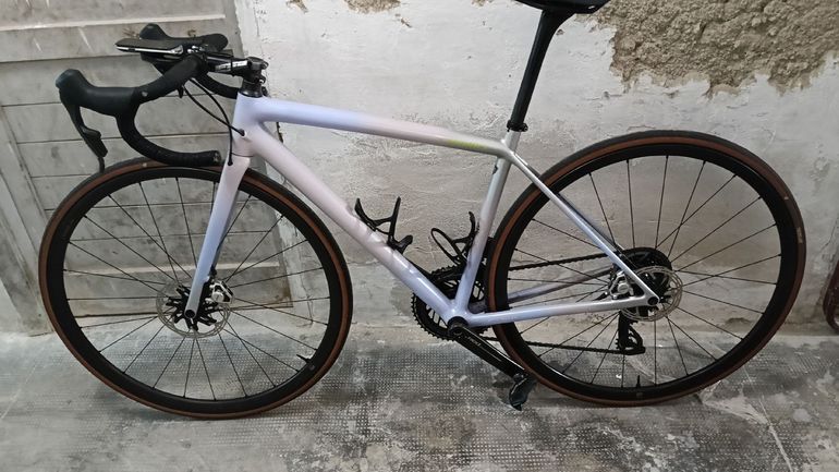 Used Specialized S-Works Aethos - SRAM RED AXS 2025 2025 Road & Gravel, White — image 2 of 3