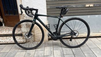 Używany Scott Addict 10 disc 2020 2020 Road & Gravel — zdjęcie 2 z 13