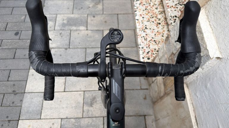 Używany Scott Addict 10 disc 2020 2020 Road & Gravel — zdjęcie 5 z 13