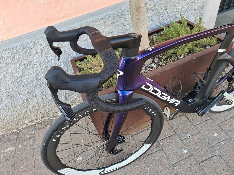 Używany Pinarello Dogma SRAM Force eTap AXS 2025 Road & Gravel — zdjęcie 4 z 5