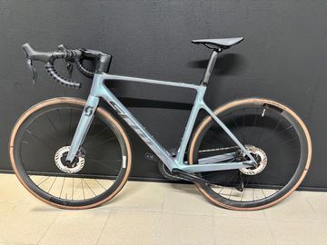 Gebrauchtes Scott Addict RC 15 2024 2024 Road & Gravel, Hellgrau — Bild 2 von 10