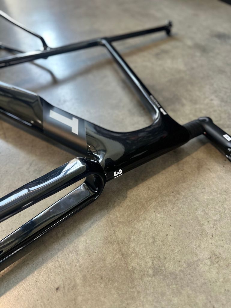 Gebrauchtes 3T RACEMAX WPNT INTEGRALE Frameset 2025 Road & Gravel, Schwarz — Bild 6 von 7