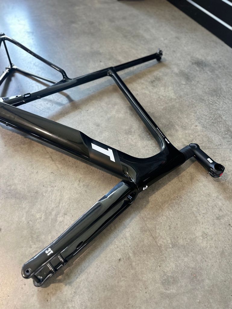 Gebrauchtes 3T RACEMAX WPNT INTEGRALE Frameset 2025 Road & Gravel, Schwarz — Bild 5 von 7