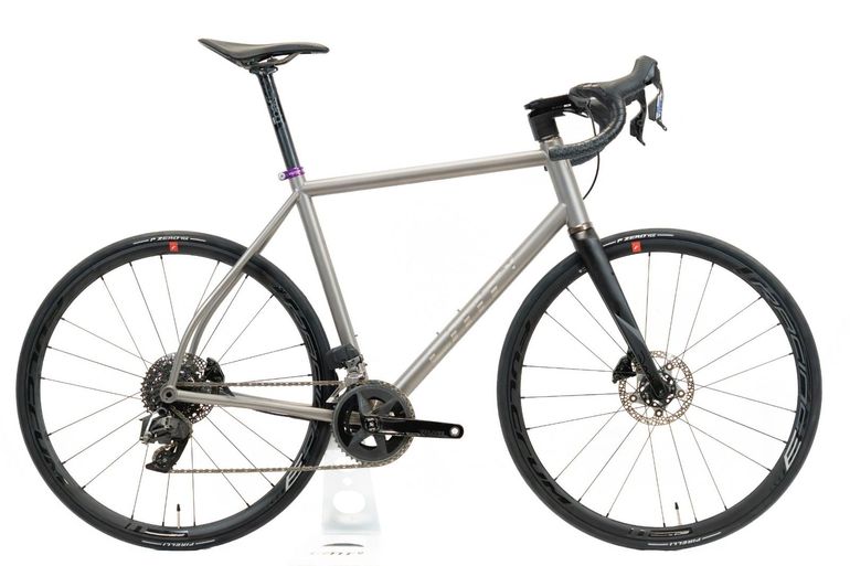 Używany CMT Bike Custom SRAM Rival eTap AXS 2025 Road & Gravel — zdjęcie 1 z 3