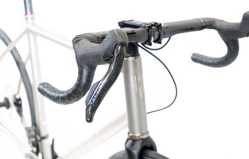 Tweedehands CMT Bike Custom SRAM Rival eTap AXS 2025 Road & Gravel — afbeelding 2 van 3
