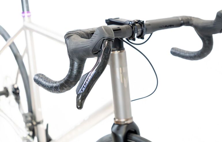 Używany CMT Bike Custom SRAM Rival eTap AXS 2025 Road & Gravel — zdjęcie 2 z 3