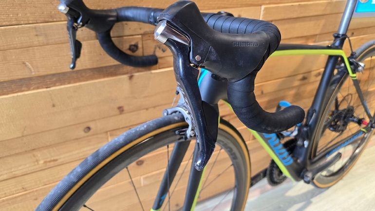 Used Specialized Men's Tarmac Comp 2018 2018 Road & Gravel, Black — image 5 of 6