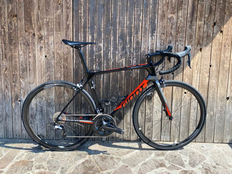 Używany Giant TCR Advanced Pro 1 2018 2018 Road & Gravel — zdjęcie 1 z 10
