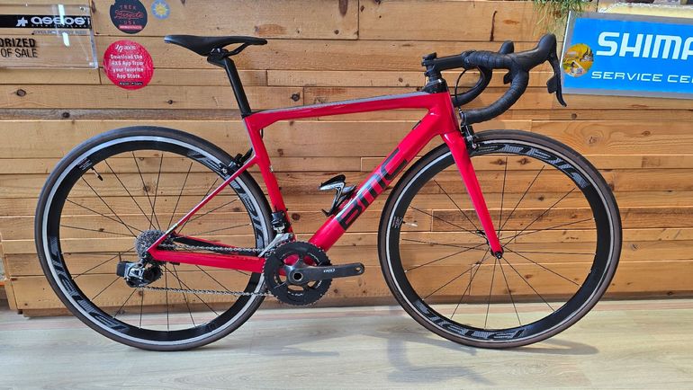 Używany BMC Teammachine SLR01 THREE 2018 2018 Road & Gravel — zdjęcie 1 z 7