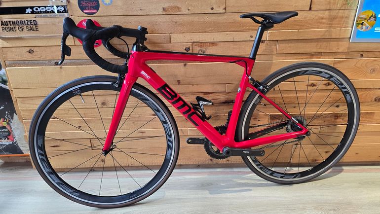 Używany BMC Teammachine SLR01 THREE 2018 2018 Road & Gravel — zdjęcie 2 z 7