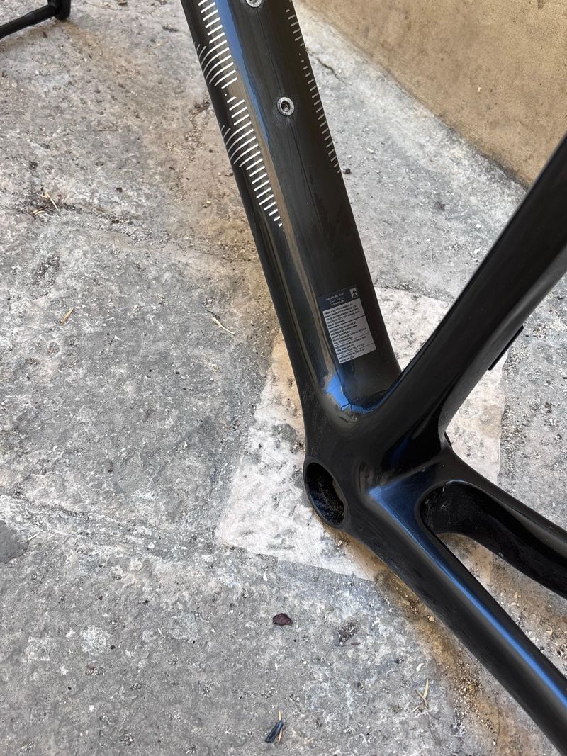 Used Giant TCR Advanced SL Disc Frameset 2023 Frameset 2023 Road & Gravel, Light Gray — image 4 of 18