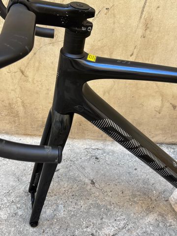 Used Giant TCR Advanced SL Disc Frameset 2023 Frameset 2023 Road & Gravel, Light Gray — image 7 of 18