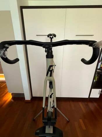Rose Reveal 04 Ultegra Di2 2024 Frameset 2024 Road & Gravel d'occasion — image 2 sur 10