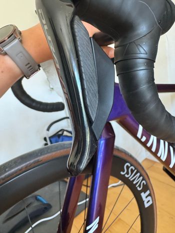 Używany Canyon Ultimate CFR Di2 Aero 2025 2025 Road & Gravel — zdjęcie 4 z 10