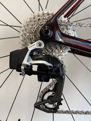Trek Madone SLR 9 AXS 2027 2027 Road & Gravel de segunda mano, Rojo — imagen 3 de 12